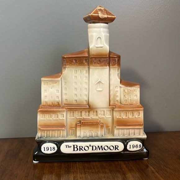 Vintage Jim Beam Whiskey
Decanter Bottle THE BROADMOOR 1918-1968 Empty - Picture 1 of 9